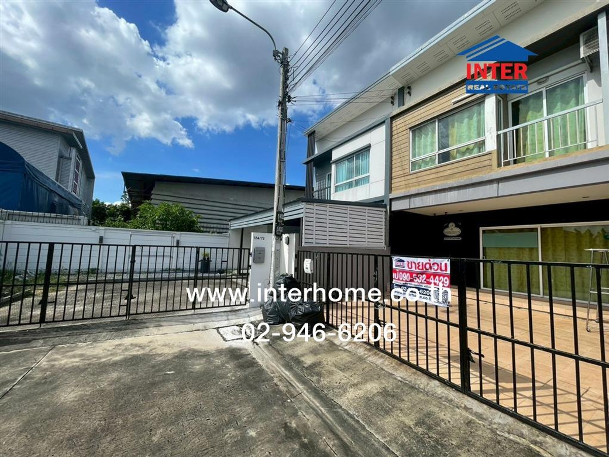 ทาวน์เฮ้าส์ 2 ชั้น 28.6 ตร.ว. หมู่บ้านวิลเลจไลท์ ราชพฤกษ์ปิ่นเกล้า ถนนสวนผัก ตำบลมหาสวัสดิ์ บางกรวย นนทบุรี Loading...