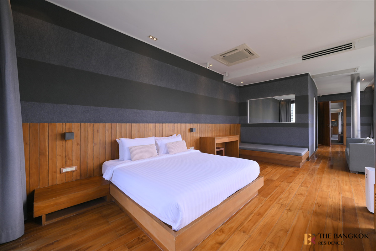 ให้เช่าวิทยุ ชิดลม หลังสวน : LUXX XL 💎 The One and Only Spacious Low-Rise Residence Near Lumphini Park 🏞️