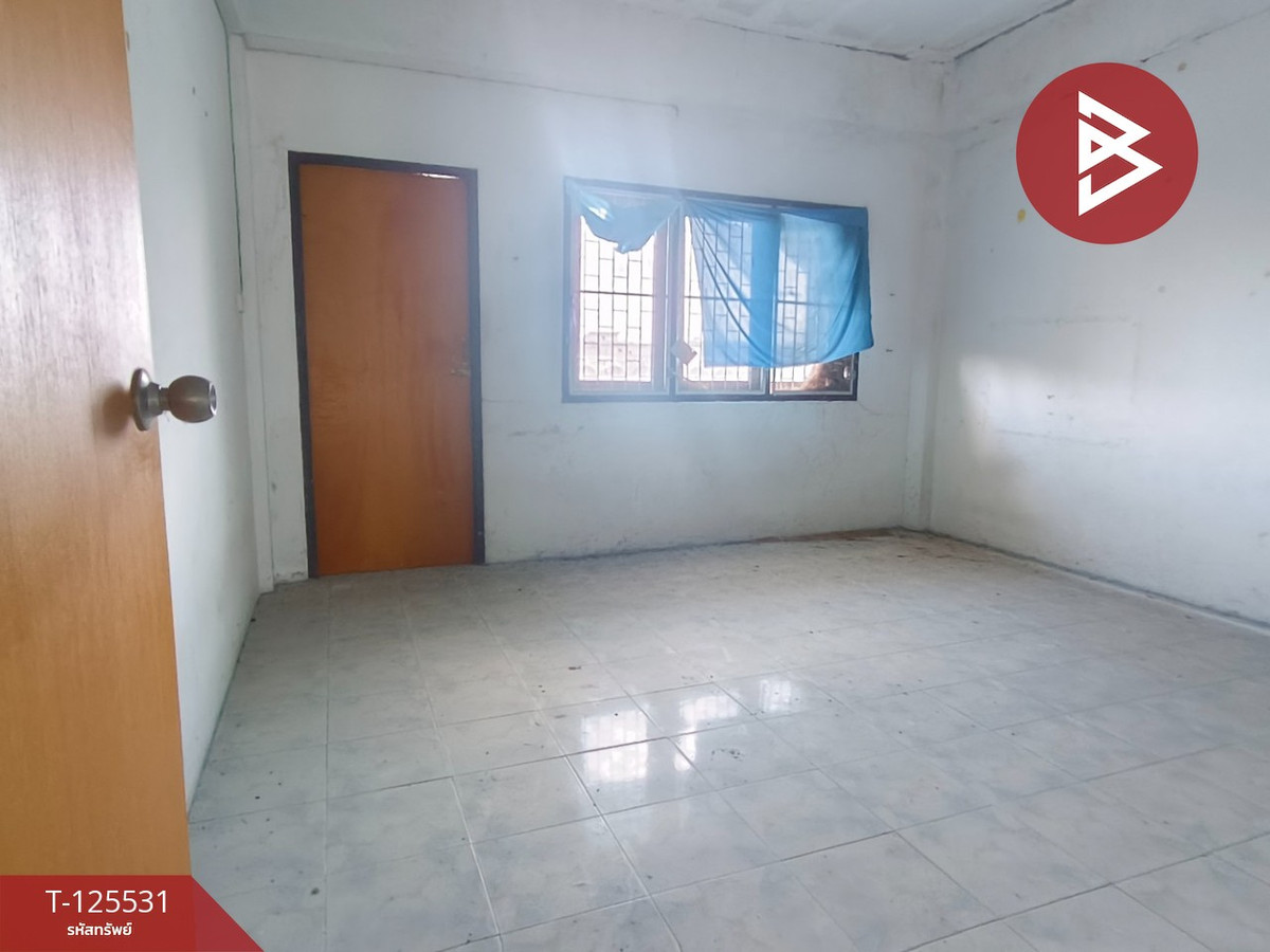 ขายอาคารพาณิชย์ 3 ชั้น เนื้อที่ 20.1 ตร.วา คลัง นครศรีธรรมราช Loading...