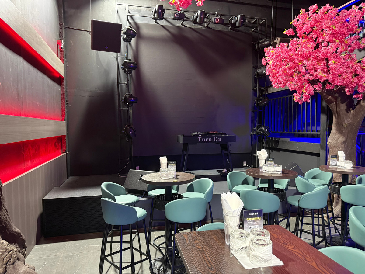 เซ้งร้านค้า/ตลาดนัดพระราม 9 เพชรบุรีตัดใหม่ RCA : เซ้งด่วน! Turn On Club — ย่าน RCA 🎧 ร้านเปิดใหม่ สภาพพร้อมดำเนินกิจการทันที 