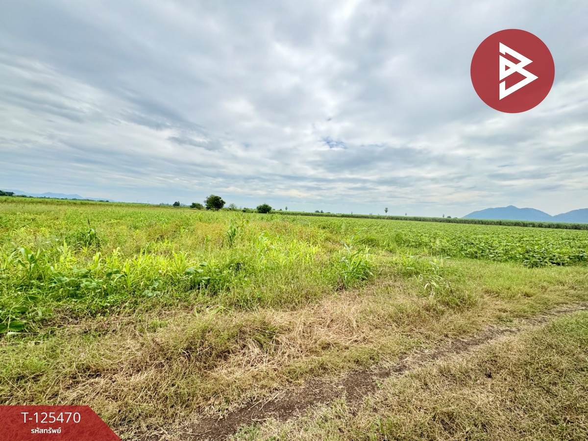 Empty land for sale, area 16 rai 22 square wa, Tak Fa District, Nakhon Sawan. Loading...