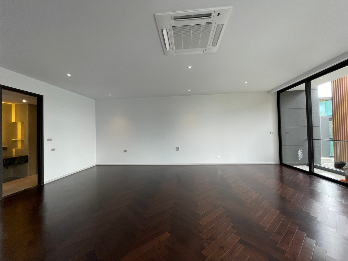 ขายบ้านเลียบทางด่วนรามอินทรา :  ขายบ้านเดี่ยวหรู Azure – CIRA Residences “The Pinnacle of Timeless Luxury Living บน ทำเลทองเลียบด่วน เอกมัย-รามอินทรา”สัมผัสชีวิตเหนือระดับกับ “ Azure” บ้านเดี่ยว 3.5 ชั้น ภายใต้แนวคิด “Resonate Life-Utmost”