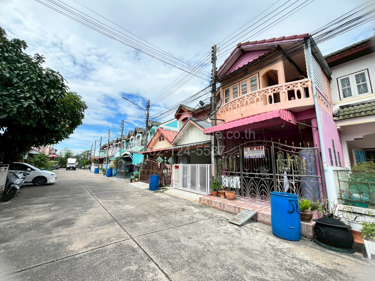 หมู่บ้านขจีนุช ลาดหลุมแก้ว ถนนราชพฤกษ์ ต.คลองพระอุดม อ.ลาดหลุมแก้ว จ.ปทุมธานี Loading...