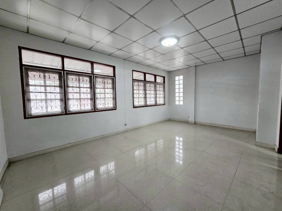 ขายทาวน์โฮมปิ่นเกล้า จรัญสนิทวงศ์ : 94902 - ขายทาวน์เฮ้าส์ทำเลดี 3 ชั้น 21ตร.วา ซ.ศิริไพลิน จรัญสนิทวงศ์ 75 (แยก 19) หลัง สน.นครบาลบางพลัดใกล้ รพ.ยันฮี