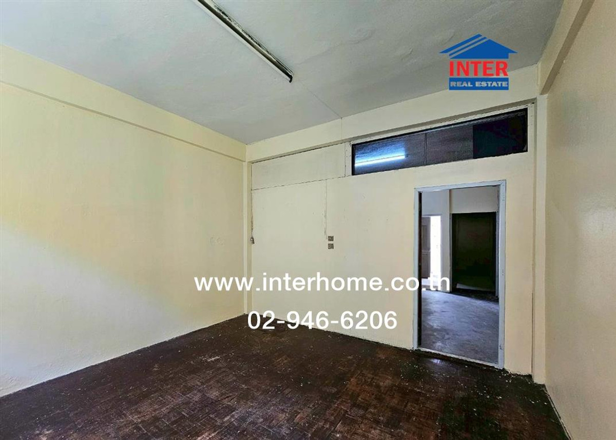 อาคารพาณิชย์ 3 ชั้น 15 ตร.ว. อาคารพาณิชย์ ซอยศรีนครินทร์2 ใกล้แยกลำสาลี ติดรถไฟฟ้าสายสีเหลืองสถานีแยกลำสาลี ถนนศรีนครินทร์ เขตบางกะปิ กรุงเทพมหานคร Loading...