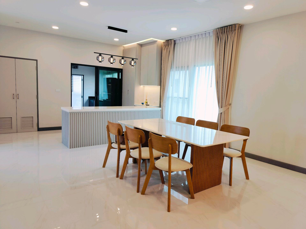 ให้เช่าบ้านบางนา แบริ่ง ลาซาล : บ้านใหม่ให้เช่า เดอะ ซิตี้ บางนา 4 ห้องนอน 5 ห้องน้ำ พร้อมอยู่Tel: 083-966-3665