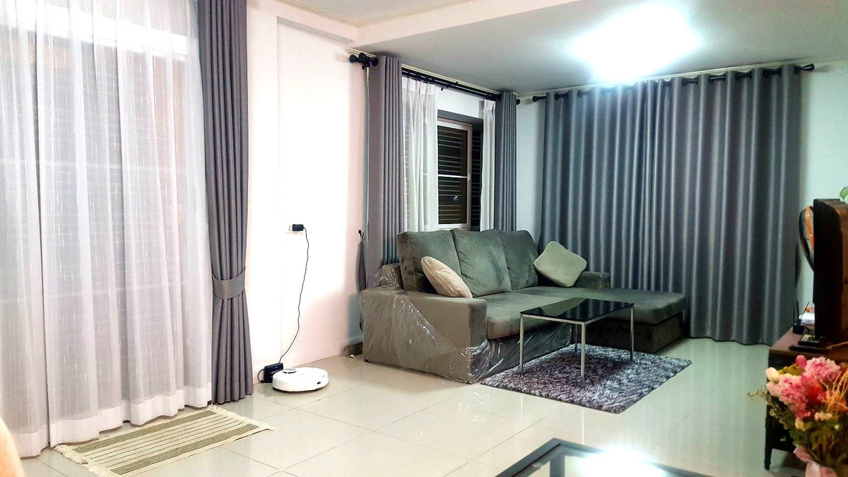 For rent, 2-story detached house, Supalai Garden View Village, Lam Luk Ka Khlong 3, new house condition, added kitchen and garage, fully furnished. Just carry your bag and move in. Loading...