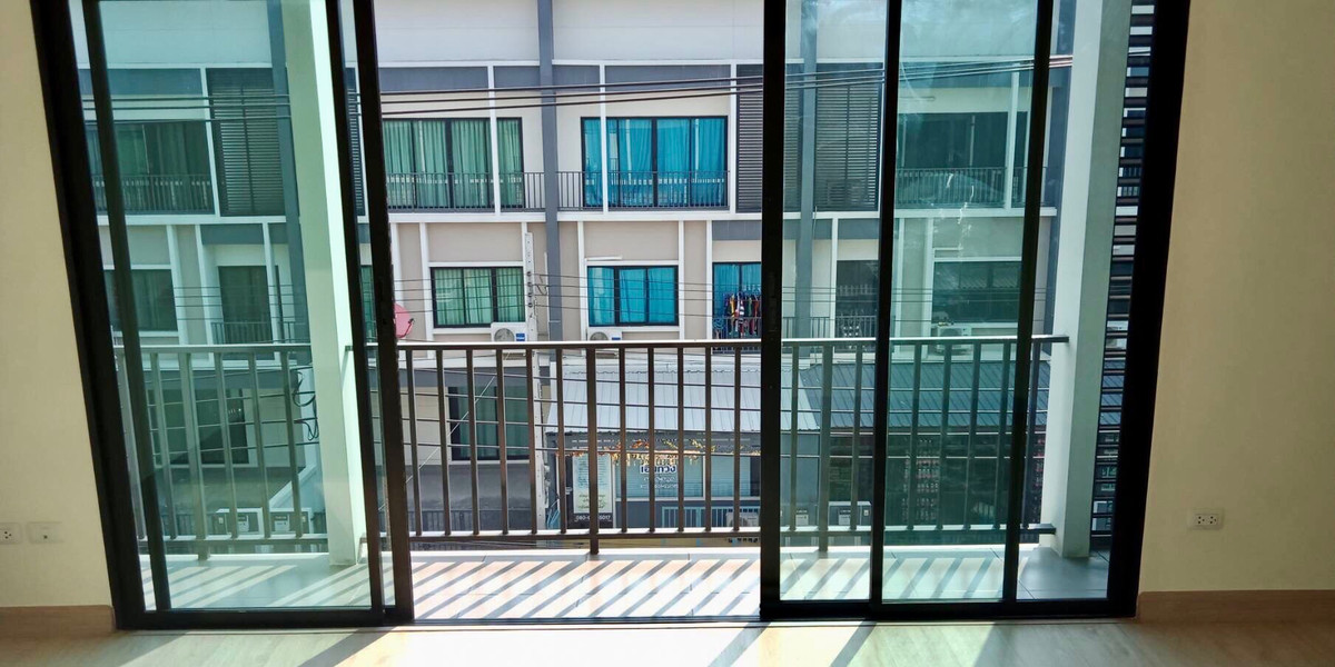 ขายด่วน! ทำเลดี ทาวน์เฮาส์ มบ. เดอะ ทรอป 2 มอเตอร์เวย์-ลาดกระบัง Loading...