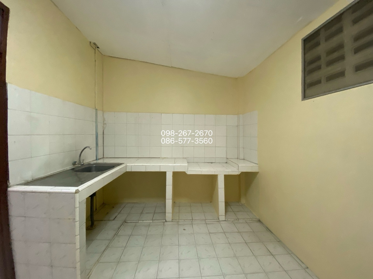 House for sale according to condition Townhouse, Kaew Villa Village, Charansanitwong 35, price 2.59 million, free transfer. Loading...