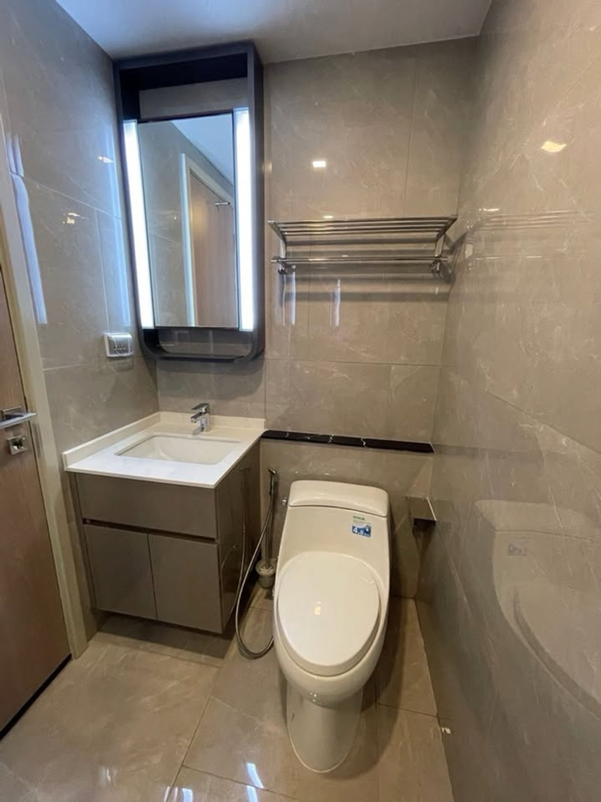 ให้เช่าคอนโดพระราม 9 เพชรบุรีตัดใหม่ RCA : เช่าคอนโด One9Five Asoke - Rama 9/วันไนน์ไฟว์ อโศก - พระราม 9 (B6811006)