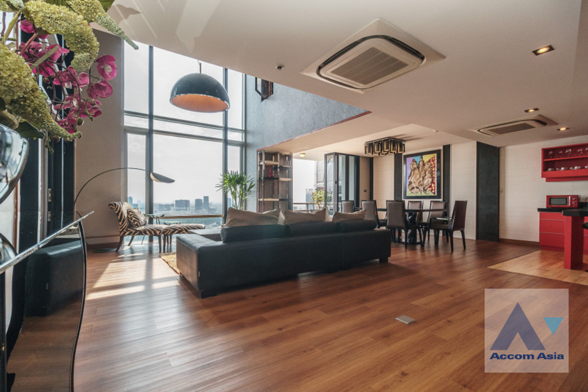 ðžAccomAð―  Huge Terrace, Pet friendly Condo with a large balcony and city view at All Seasons Mansion Loading...