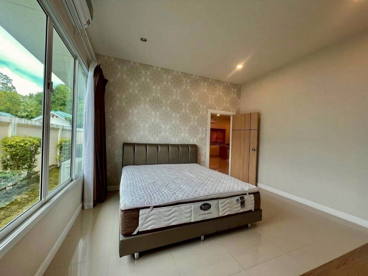 ให้เช่าพัทยา บางแสน ชลบุรี สัตหีบ : เช่าด่วนบ้านชั้นเดียวพูลวิลล่า โครงการ Gerden Ville ห้วยใหญ่ ขนาด 115 ตร.ว. พื้นที่ 460 ตร.ม. 3 ห้องนอน 3 ห้องน้ำ ราคาพิเศษ 60,000 บาท