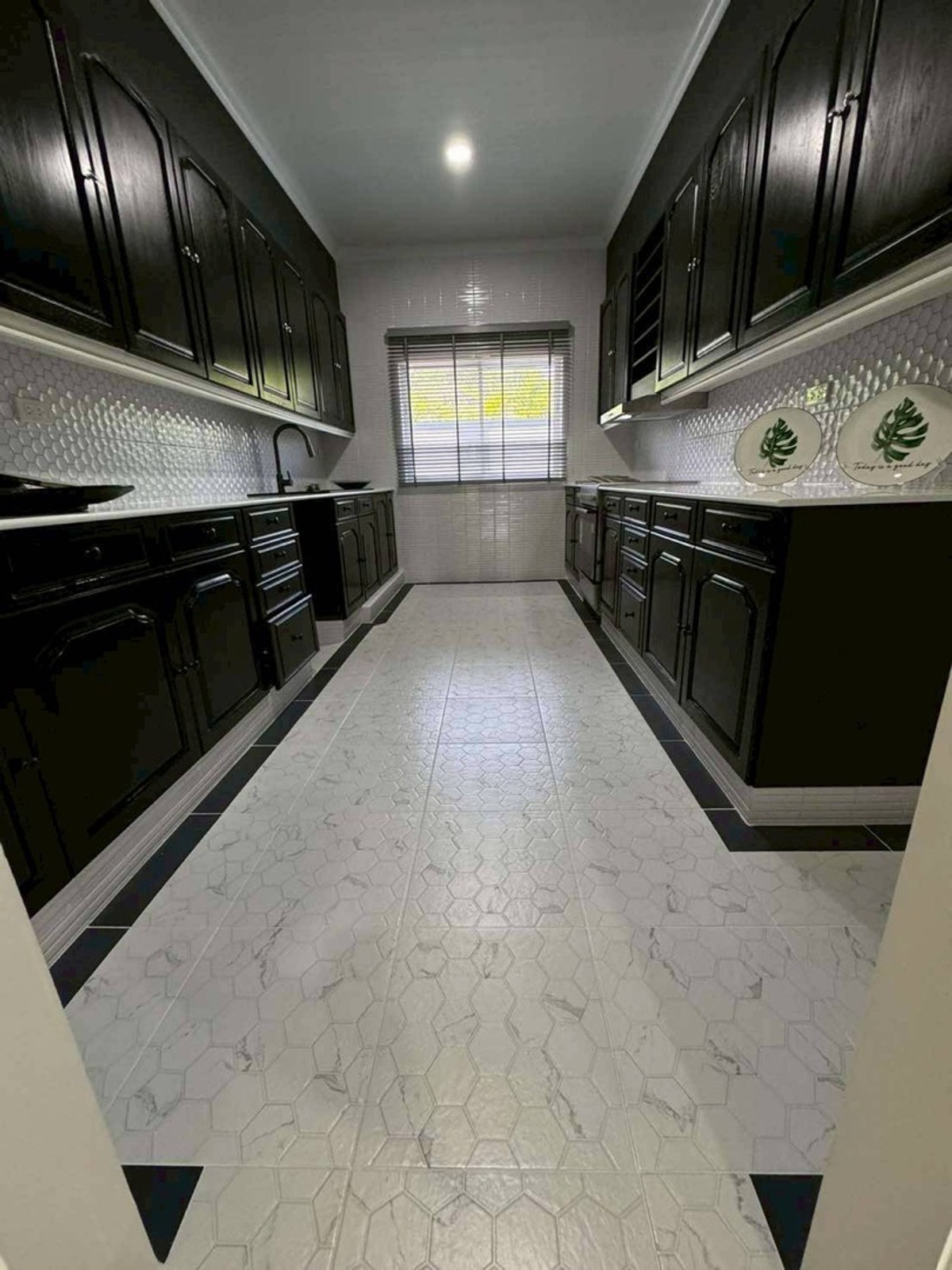 ให้เช่าพัทยา บางแสน ชลบุรี สัตหีบ : ให้เช่าด่วนบ้านชั้นเดียวพูลวิลล่า โครงการ  พัทยา แลนด์แอนด์เฮ้าส์ ขนาด 126 ตร.ว. พื้นที่ 504 ตร.ม. 3 ห้องนอน 2 ห้องน้ำ ราคาพิเศษ 80,000 บาท