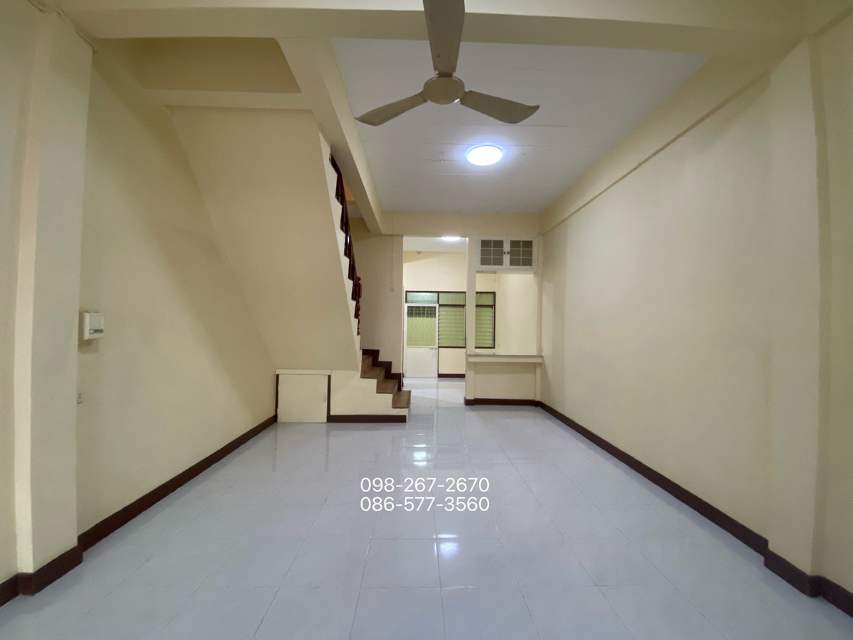 House for sale according to condition Townhouse, Kaew Villa Village, Charansanitwong 35, price 2.59 million, free transfer. Loading...