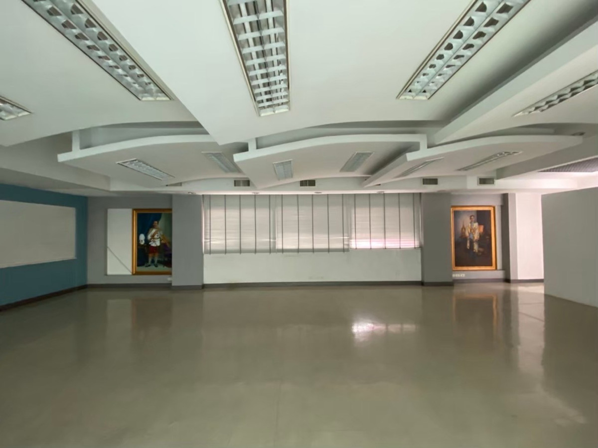 ให้เช่าร้านค้า/ตลาดนัดพระราม 9 เพชรบุรีตัดใหม่ RCA : ให้เช่า พื้นที่ 200 ตารางเมตร ทำ สตูดิโอ พิลาทิส มีห้องน้ำในตัว มีที่จอดรถ