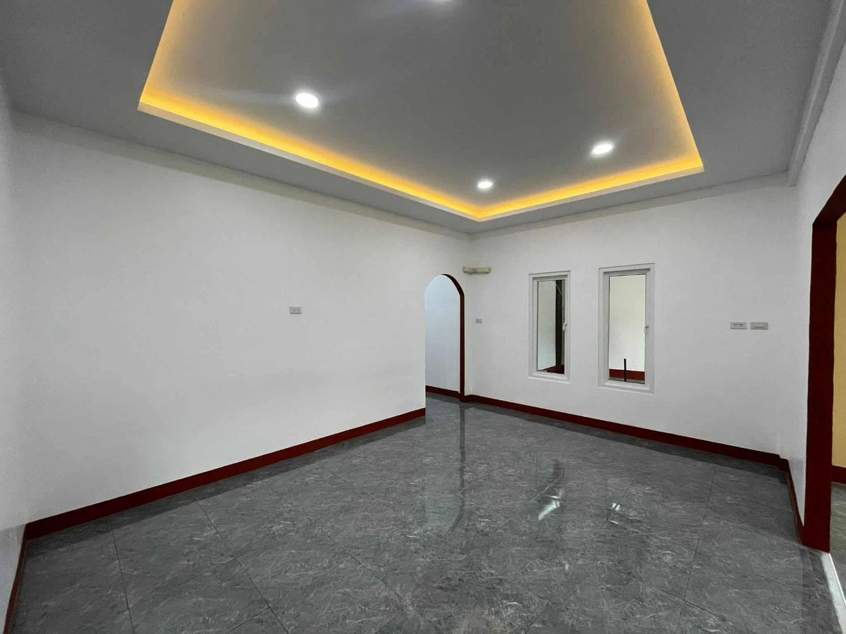 Selling very cheap!! One-story house, corner house, newly renovated, prime location, Ratsada Zone, Mueang Phuket District. ใกล้ถนนคนเดิน ห้าง ท่าเรือฯ Loading...