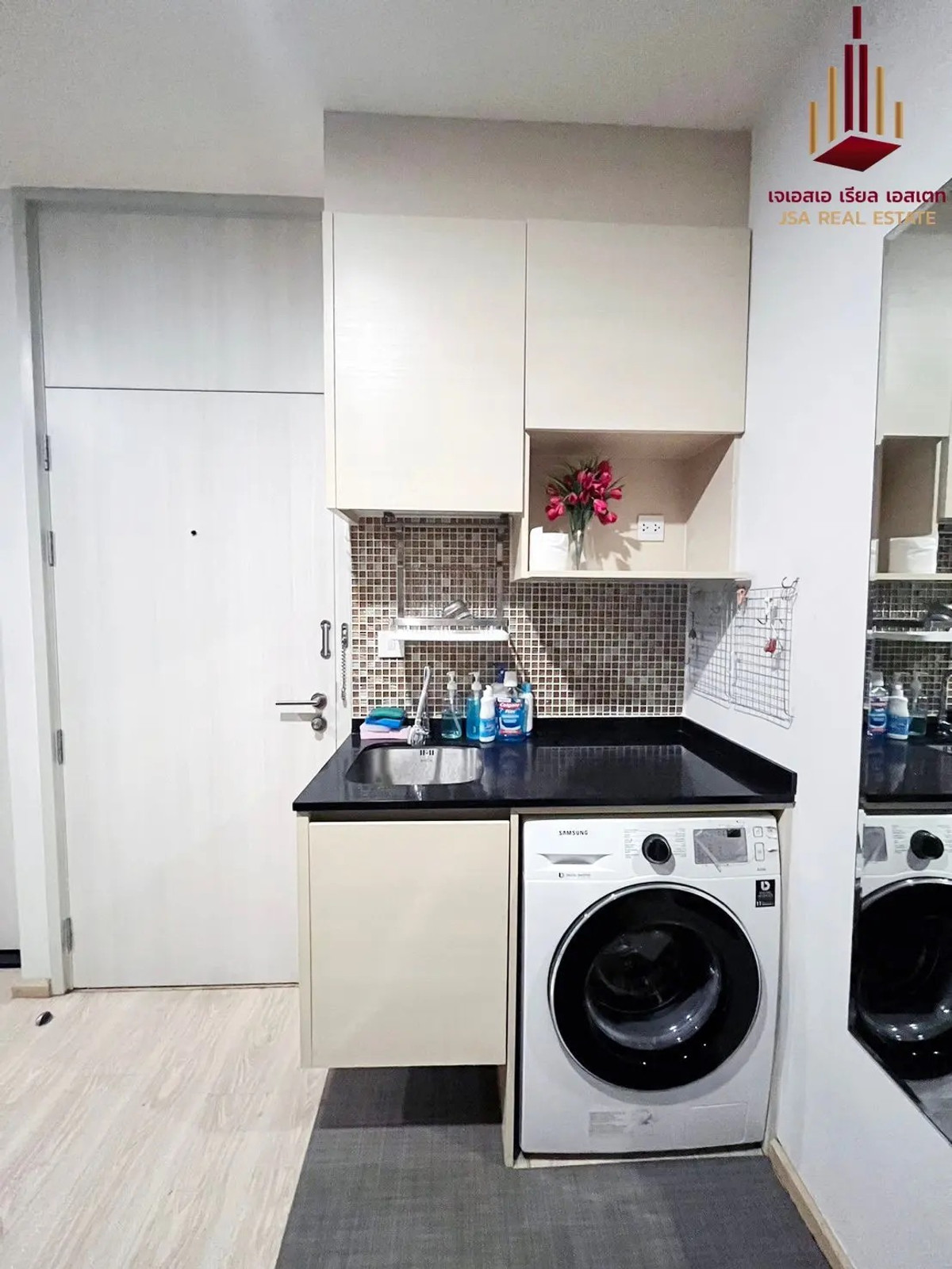 For RentCondoRatchadapisek, Huaikwang, Suttisan : ✨ For Rent: Noble Revolve Ratchada Condo ✨ 💰 Only 30,000 THB/month