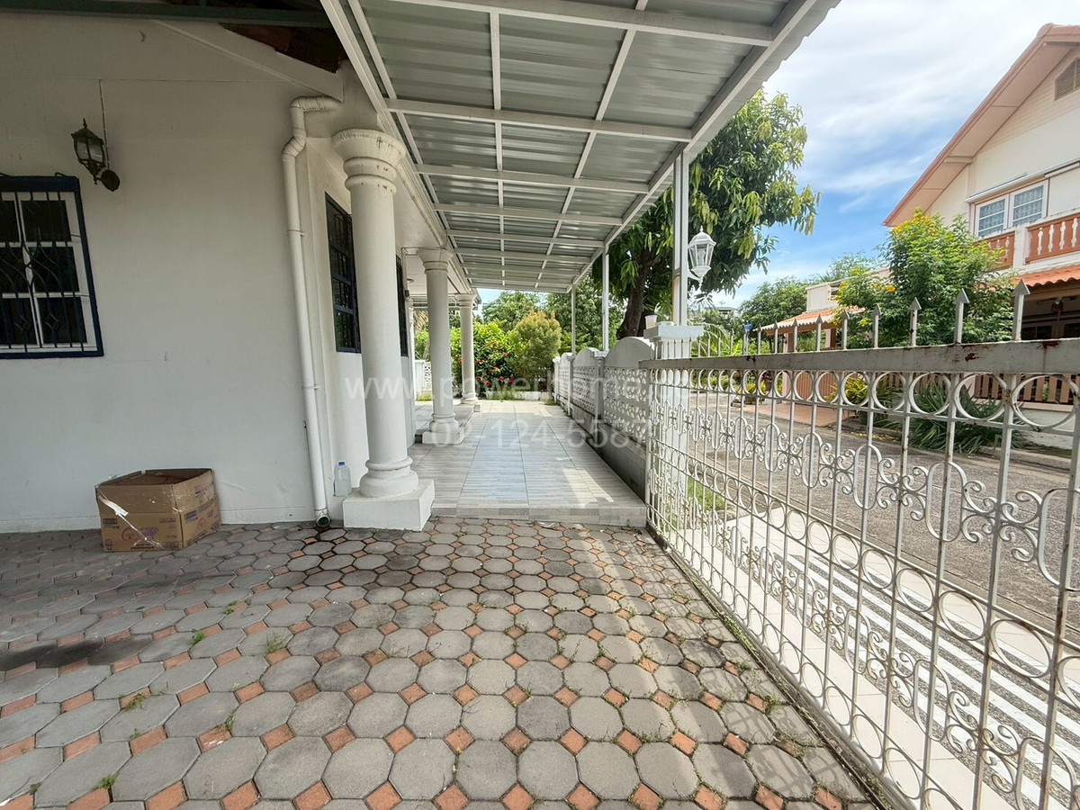 หมู่บ้าน กฤษดานคร 16 ถนนบรมราชชนนี แขวงศาลาธรรมสพน์ เขตทวีวัฒนา กรุงเทพมหานคร  Loading...