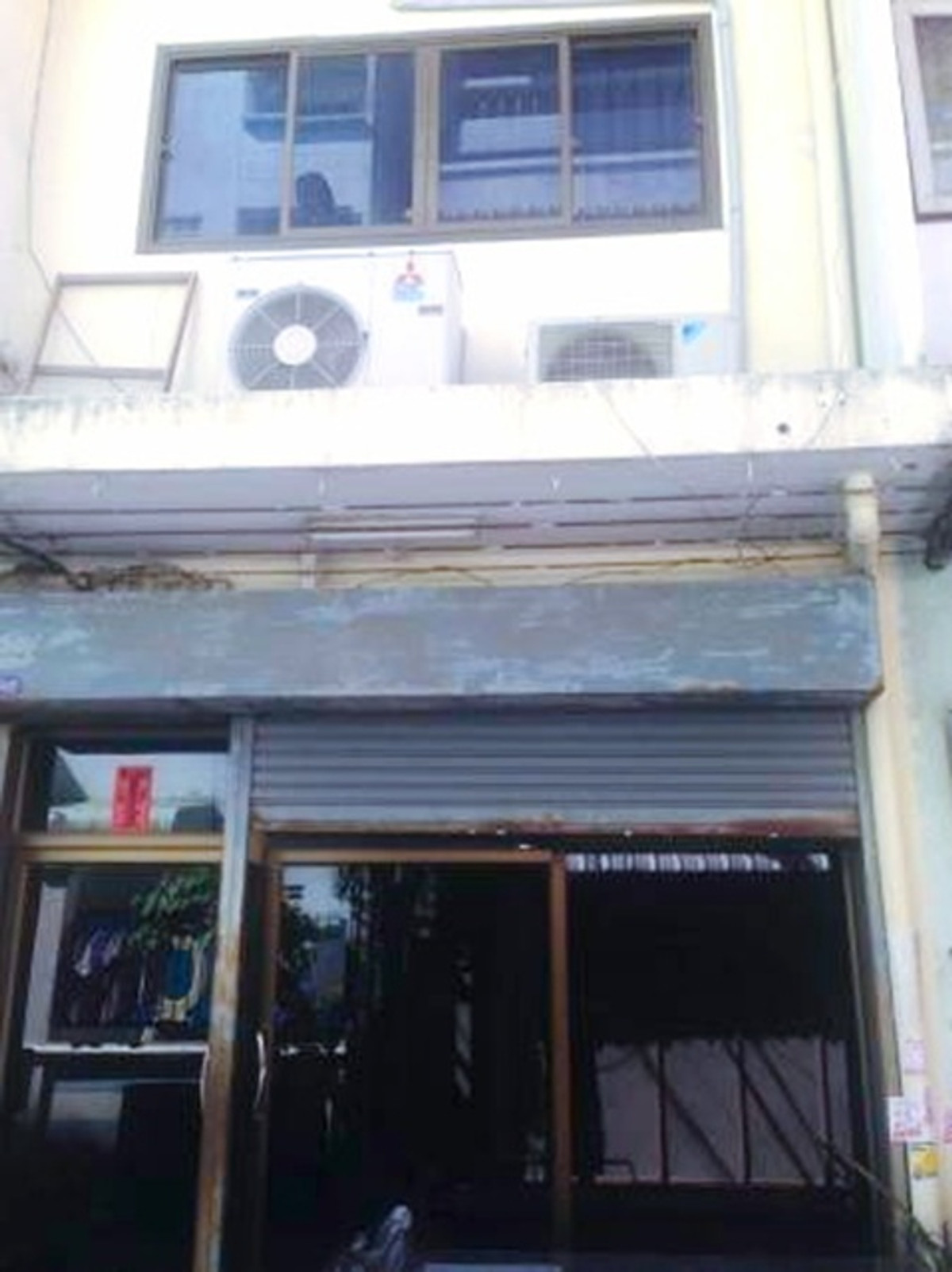 เซ็นทรัล พระราม 3 2.2 กม. ให้เช่าตึกแถว 3 ชั้น+ดาดฟ้า 21 ตร.วา. จันทน์19-27 BTS เซนต์หลุยส์ 1.7 กม.สภาพดี 3 นอน 3 น้ำ Loading...