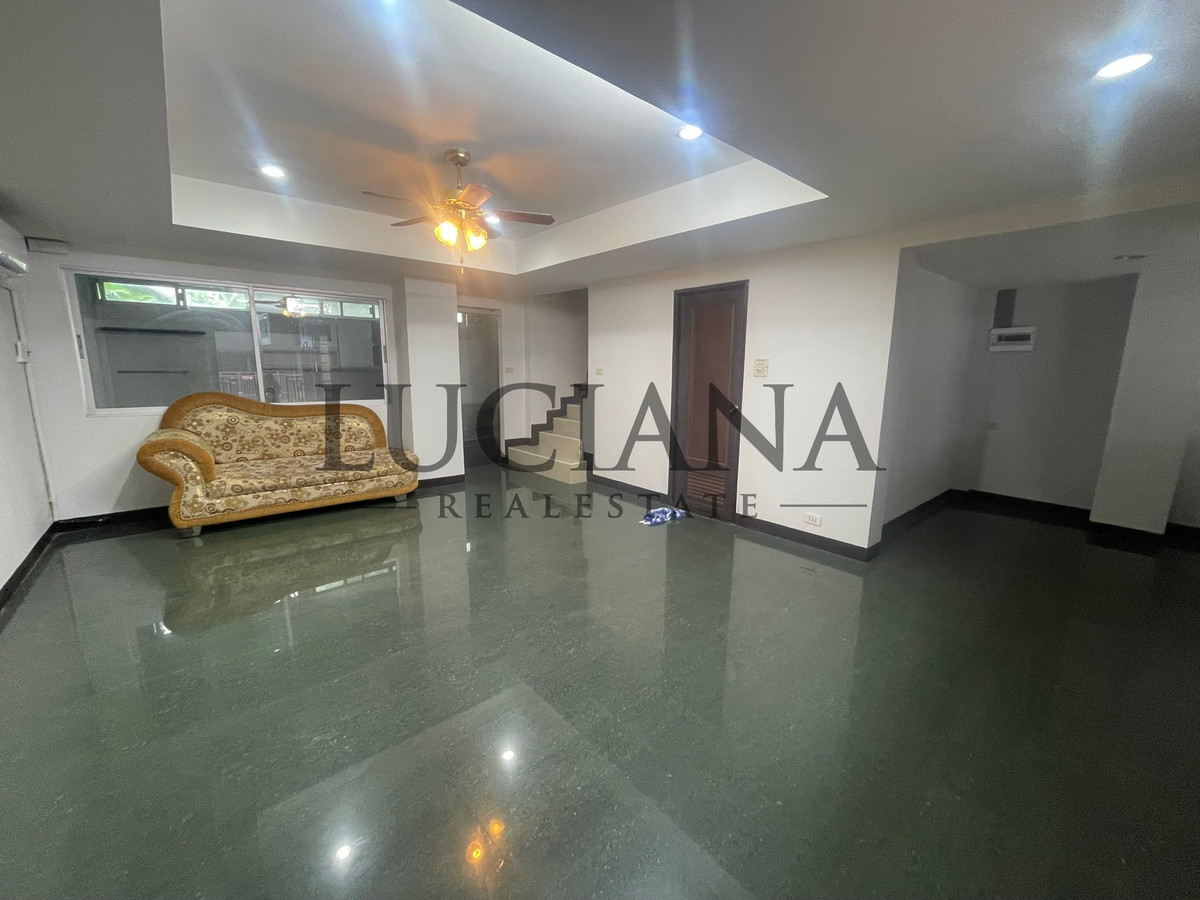 ðĄ āđāļŦāđāđāļāđāļēāļāļēāļ§āļāđāđāļŪāļĄ 4 āļāļąāđāļ āļŦāđāļ§āļĒāļāļ§āļēāļ - āļĨāļēāļāļāļĢāđāļēāļ§ āļāļ·āđāļāļāļĩāđāđāļĒāļāļ° āļāļĒāļđāđāļŠāļāļēāļĒ āļāļģāđāļĨāļāļĩ āđāļāļīāļāļāļēāļāļŠāļ°āļāļ§āļ  â
 Loading...