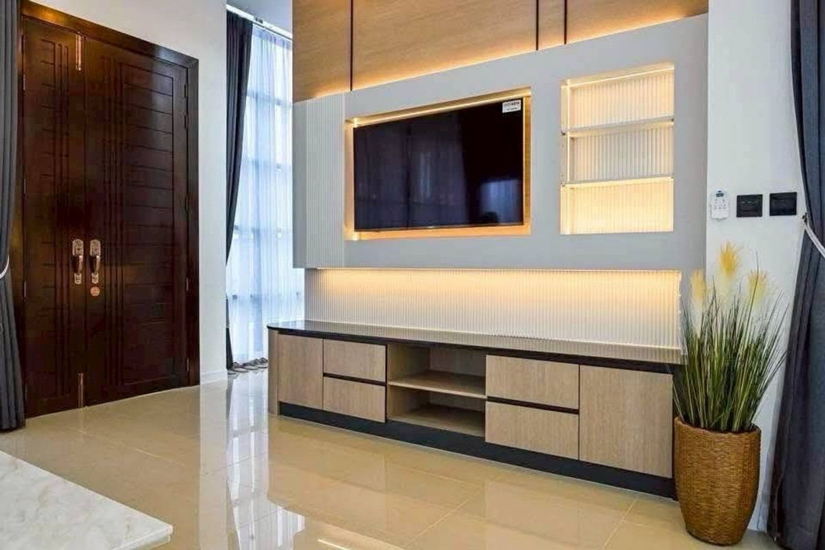 ให้เช่าพัทยา บางแสน ชลบุรี สัตหีบ : ให้เช่าด่วนบ้านพูลวิลล่า โครงการ อยู่ดี 2 พัทยา ขนาด 60 ตร.ว. พื้นที่ 240 ตร.ม. 3 ห้องนอน 4 ห้องน้ำ จดบริษัทได้ ราคาพิเศษ 80,000 บาท