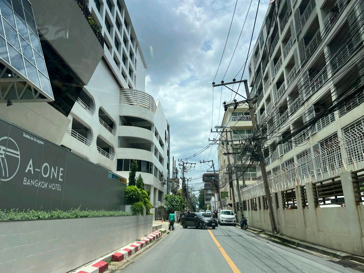 ขายที่ดินพระราม 9 เพชรบุรีตัดใหม่ RCA : ขายที่ดินแปลงสวย สภาพแวดล้อมดี ใกล้ รพ.กรุงเทพ