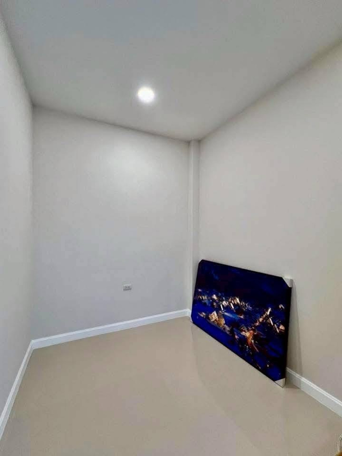 ให้เช่าพัทยา บางแสน ชลบุรี สัตหีบ : ให้เช่าด่วนบ้านชั้นเดียวพูลวิลล่า โครงการ Gerden Ville ห้วยใหญ่ ขนาด 159 ตร.ว. พื้นที่ 640 ตร.ม. 3 ห้องนอน 4 ห้องน้ำ ราคาพิเศษ 90,000 บาท