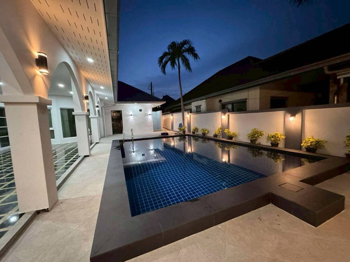 ให้เช่าพัทยา บางแสน ชลบุรี สัตหีบ : ให้เช่าด่วนบ้านชั้นเดียวพูลวิลล่า โครงการ  พัทยา แลนด์แอนด์เฮ้าส์ ขนาด 126 ตร.ว. พื้นที่ 504 ตร.ม. 3 ห้องนอน 2 ห้องน้ำ ราคาพิเศษ 80,000 บาท