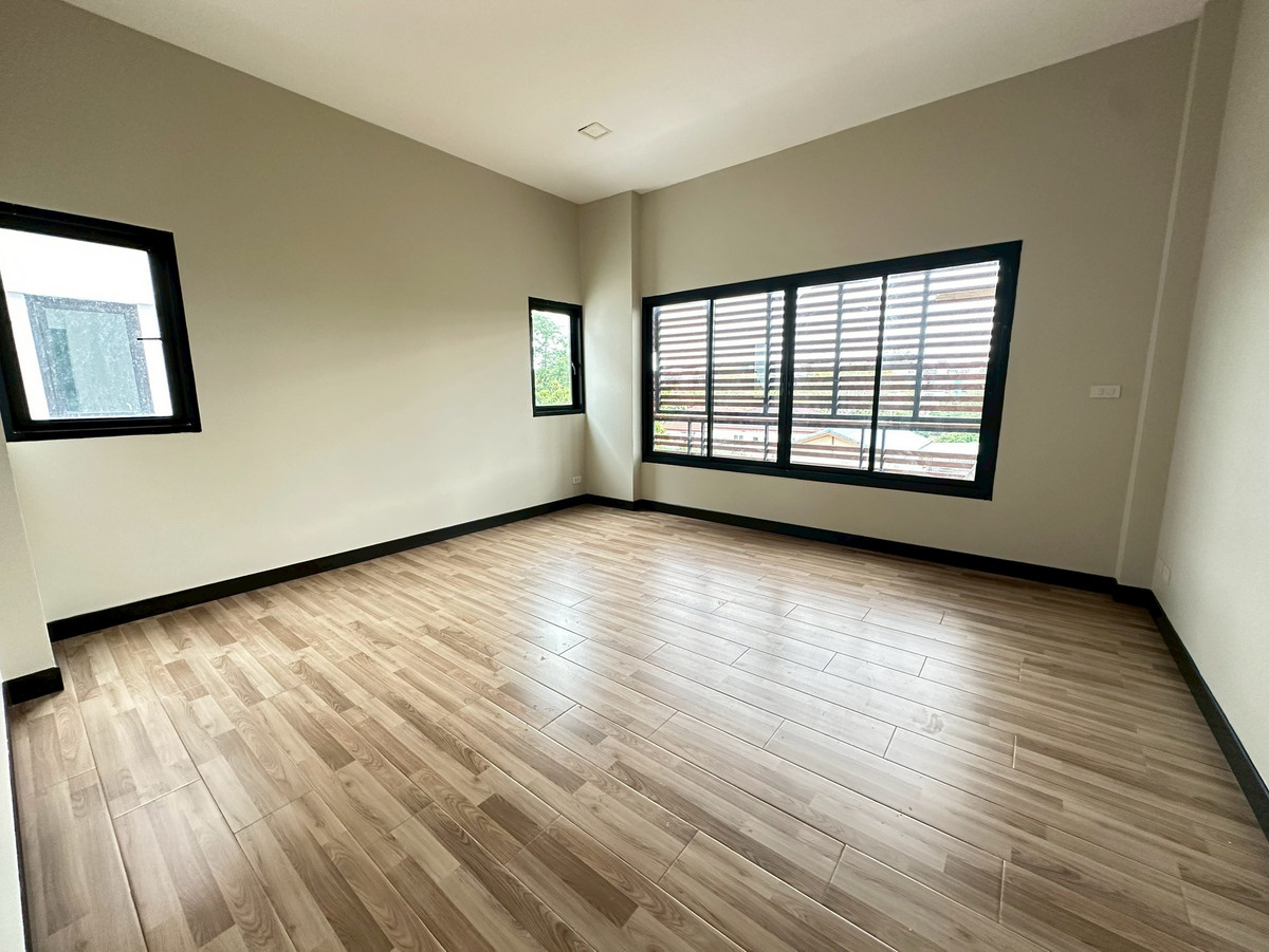 For SaleHousePhutthamonthon, Salaya : 3-storey detached house for sale, 2 waterfront houses, Krisada Nakhon Village 49, Bangkok