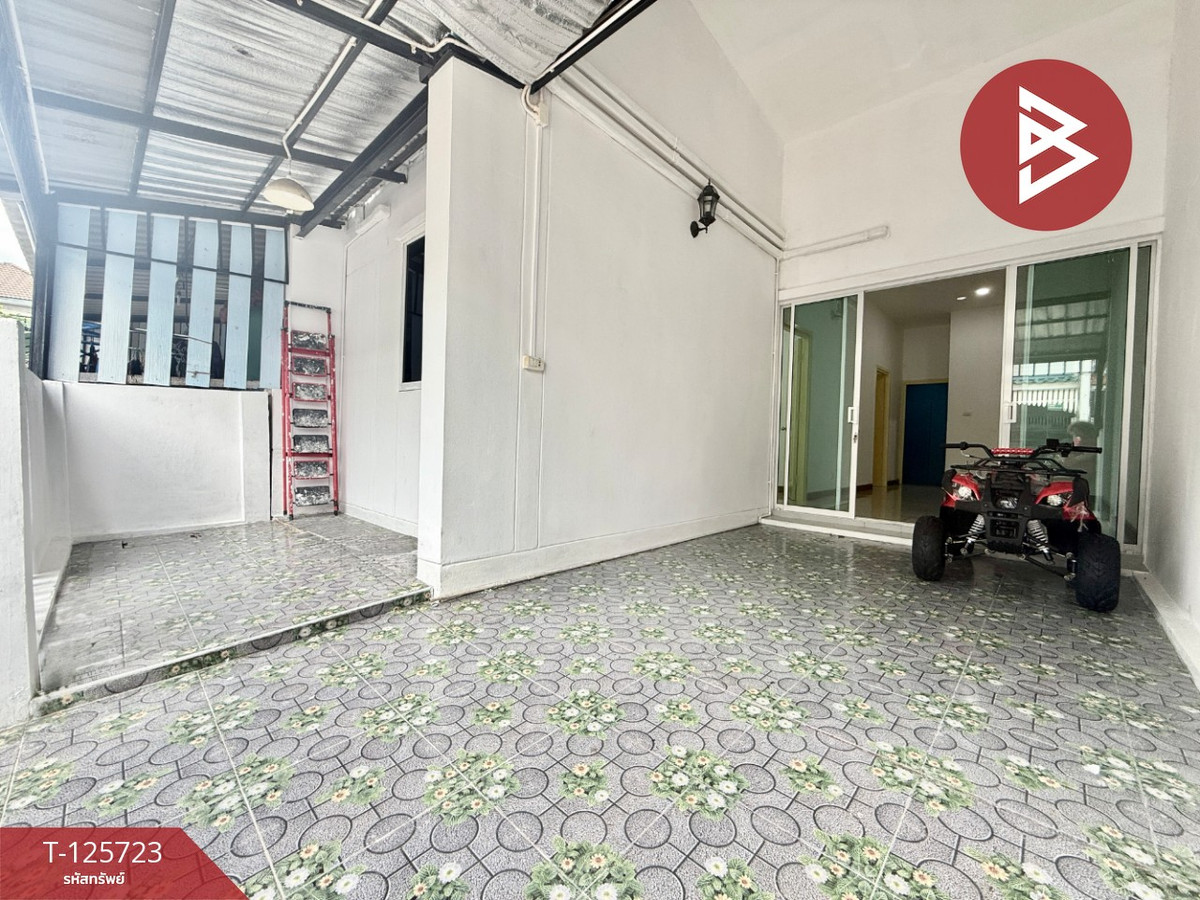 Townhouse for sale The Money Phanthuwong Village, Samut Sakhon Loading...