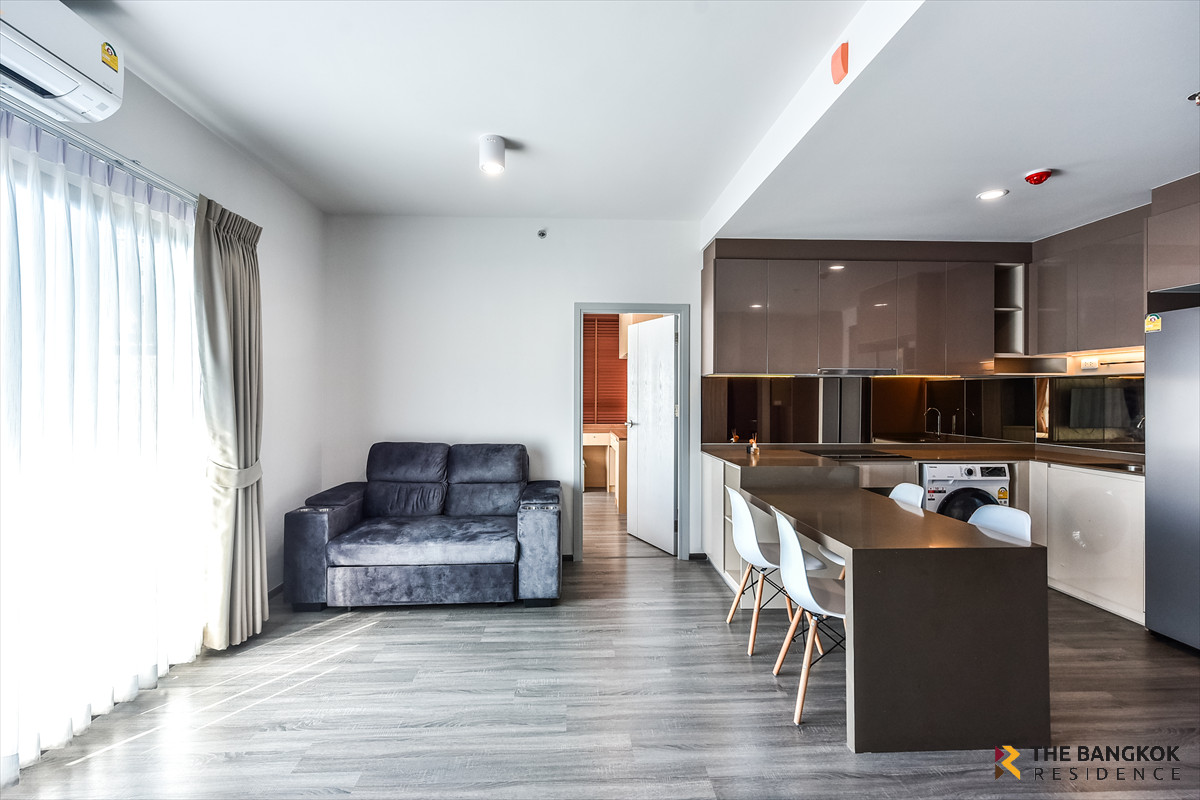 🔥 Rare Item! Ideo Q Chula-Samyan! 🔥 The best location in the heart of the city. Connect every dimension of living 🚶♂️ Next to MRT Samyan 270 meters 💎 Complete central area Sky swimming pool, Social Club, Library. Contact: 095-927-0315 Loading...