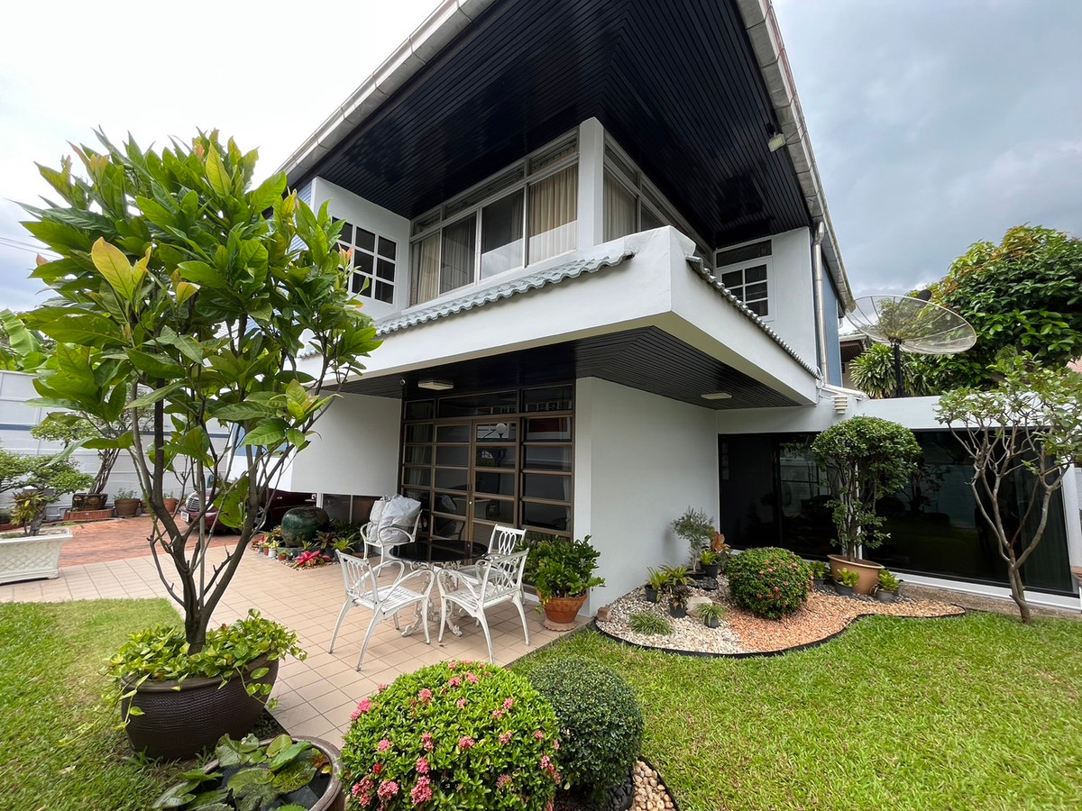 🌳Single house 72 sq m. Pridi Banomyong 42, area extending from Ekkamai-Thonglor, convenient travel, connected to shortcut Phatthanakan On Nut, no flooding ☎️ Call now 0942496326 Loading...