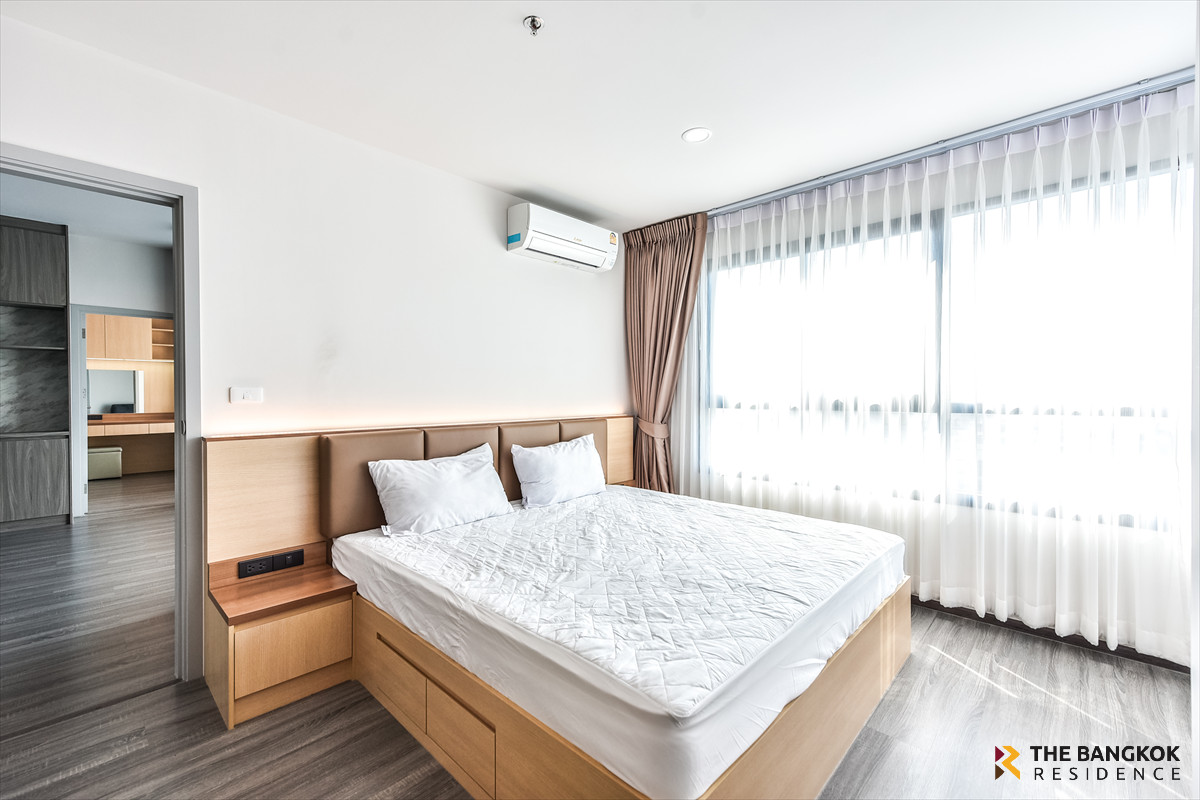 🔥 Rare Item! Ideo Q Chula-Samyan! 🔥 The best location in the heart of the city. Connect every dimension of living 🚶♂️ Next to MRT Samyan 270 meters 💎 Complete central area Sky swimming pool, Social Club, Library. Contact: 095-927-0315 Loading...