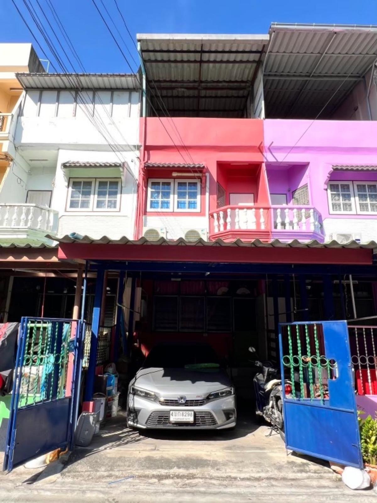 ขายด่วน บ้าน 3 ชั้น ใน ซอย อ่อนนุช19 ใกล้ bts อ่อนนุช และ สถานีศรีนุช มาก Loading...