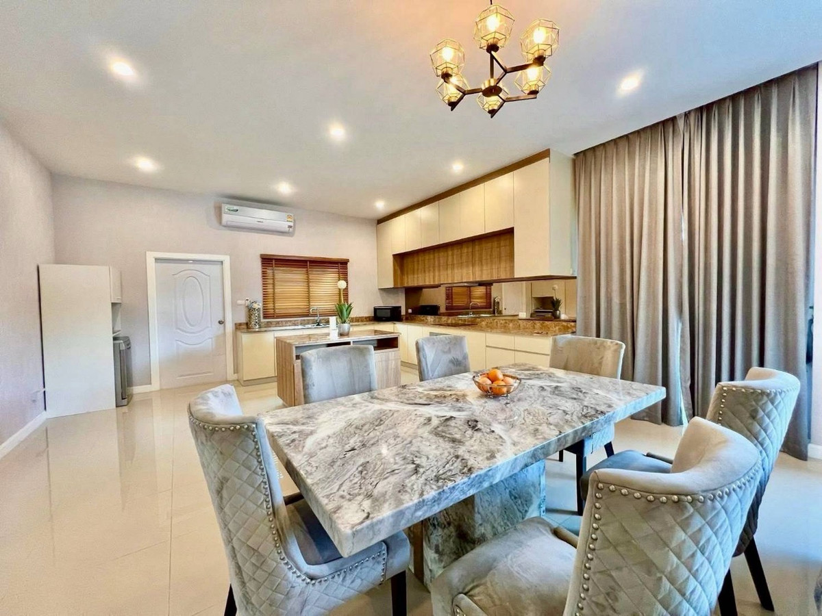 ให้เช่าพัทยา บางแสน ชลบุรี สัตหีบ : เช่าด่วนบ้านชั้นเดียวพูลวิลล่า โครงการ Gerden Ville ห้วยใหญ่ ขนาด 115 ตร.ว. พื้นที่ 460 ตร.ม. 3 ห้องนอน 3 ห้องน้ำ ราคาพิเศษ 60,000 บาท