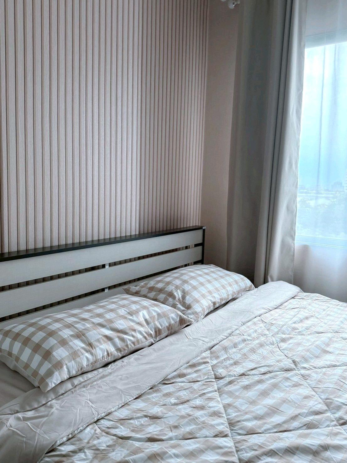 ขาย คอนโด เดอะ พาร์คแลนด์ ศรีนครินทร์ ตึก ซี, 1 ห้องนอน, วิวสระน้ำ Loading...