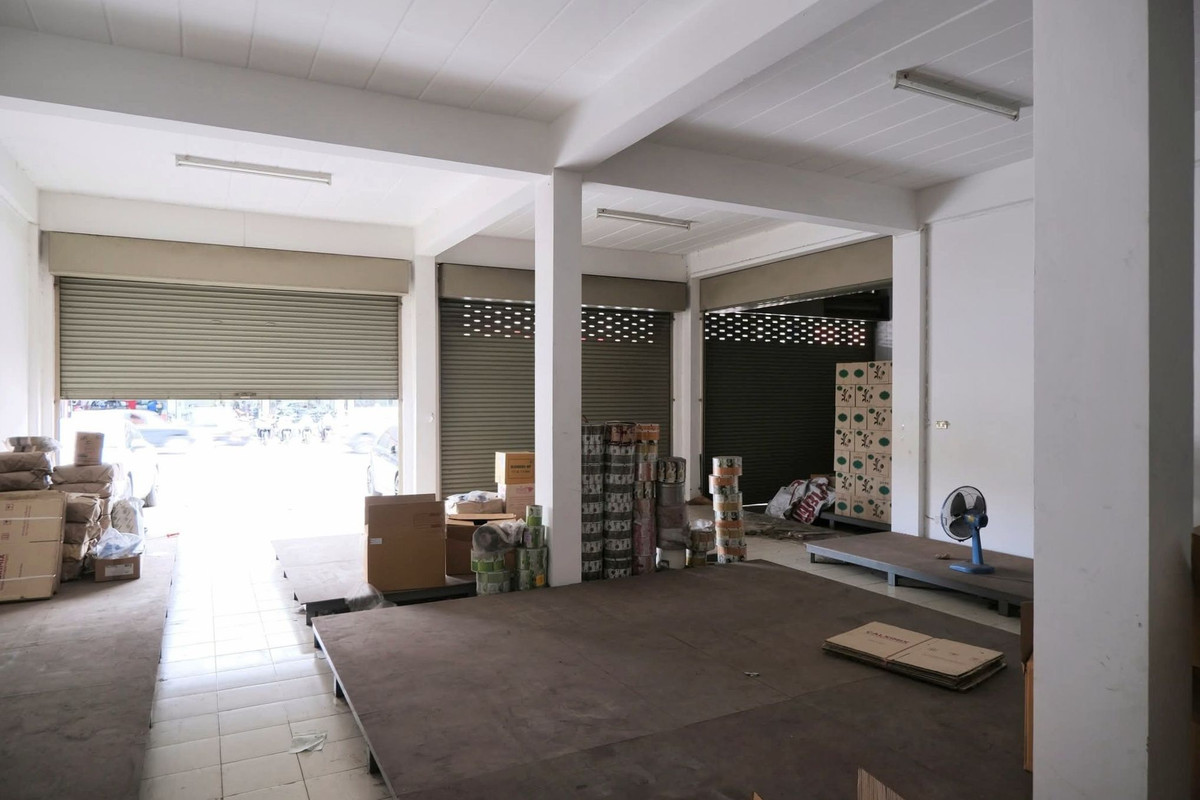 ขายอาคารพาณิชย์ปทุมธานี รังสิต ธรรมศาสตร์ : ขายด่วน ตึกแถว 4 ชั้น ทำเลทองสำหรับทำธุรกิจการค้า ตรงข้ามตลาดกลางลาดสวาย