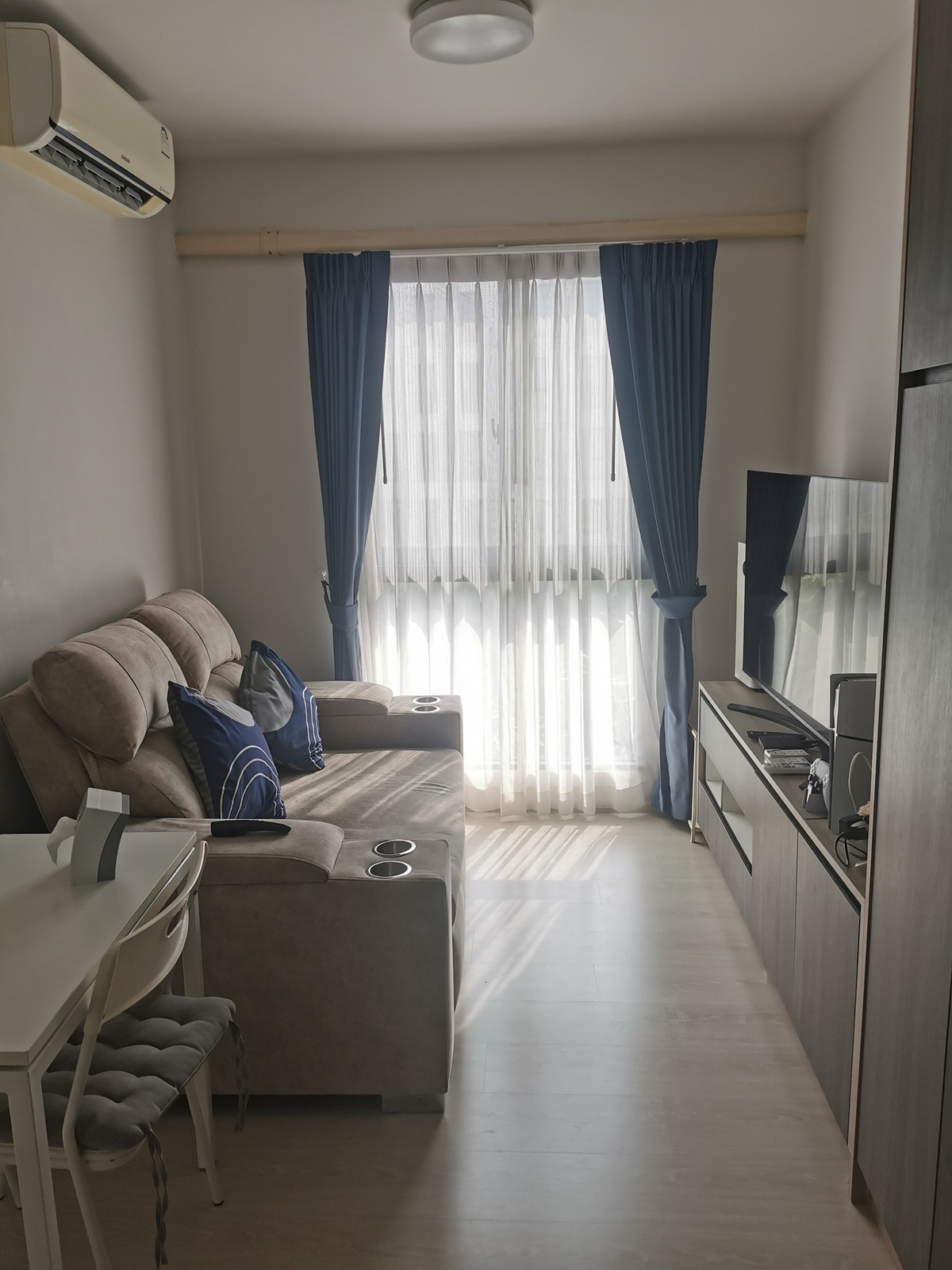 ขายต่ำกว่าตลาด!!! คอนโดห้องมุม 2ห้องนอน 42ตรม. ชั้น6 ใกล้BTSแบริ่ง Unio Sukhumvit 72  Loading...