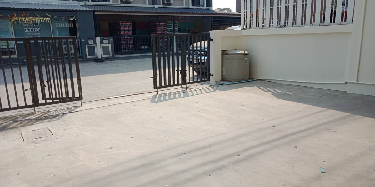 ขายด่วน! ทำเลดี ทาวน์เฮาส์ มบ. เดอะ ทรอป 2 มอเตอร์เวย์-ลาดกระบัง Loading...