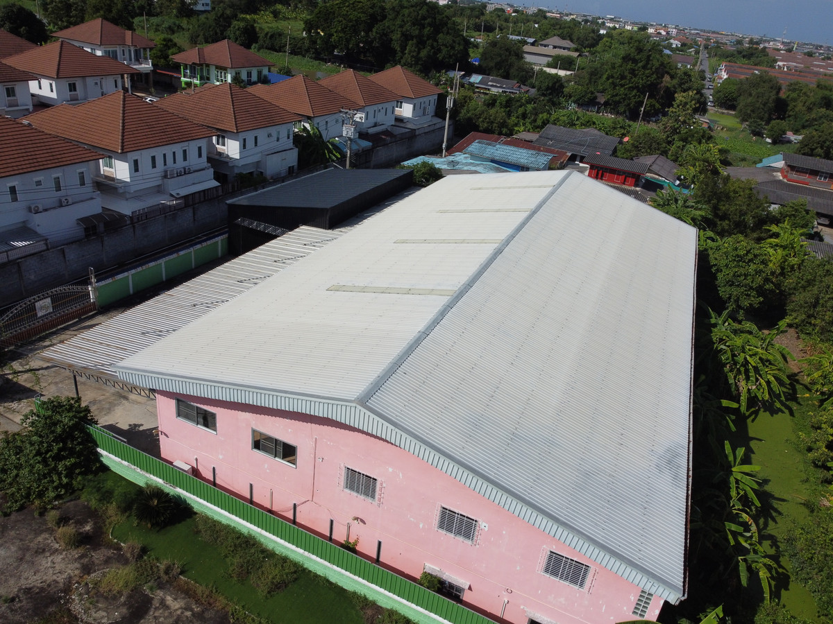 WarehouseNonthaburi, Bang Yai, Bangbuathong : 3 factories and warehouses for sale, like new condition, Phimonrat Subdistrict, Bang Bua Thong District, Nonthaburi, area 2 rai, usable area more than 1,900 sq m., plus a house and guest house.