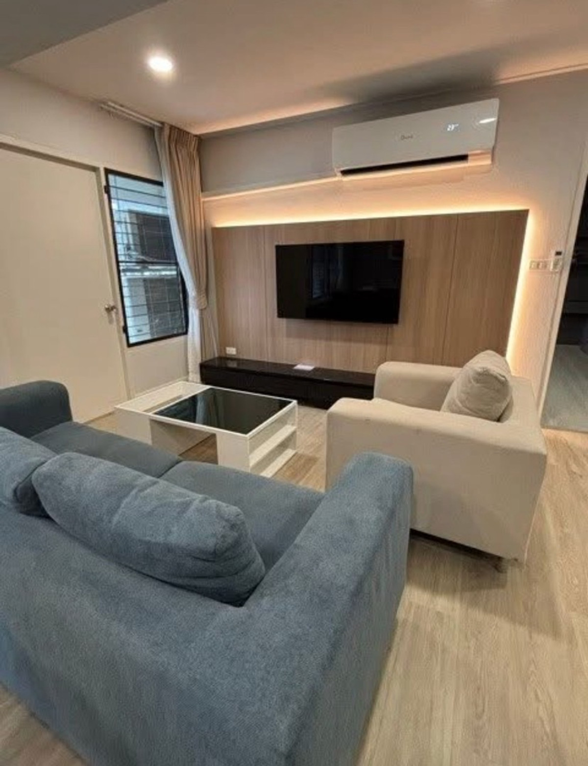 Thonglor Tower 3 bedrooms 52k Loading...