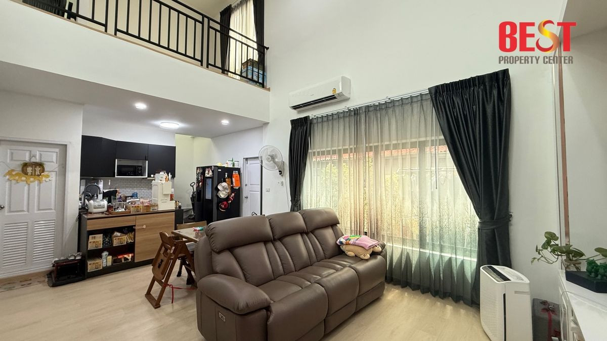 ขายบ้านเดี่ยว วังทองริเวอร์ปาร์ค รังสิต พื้นที่ใช้สอย 250 ตร.ม. 5 ห้องนอน 5 ห้องน้ำ 5.5ลบ. Loading...