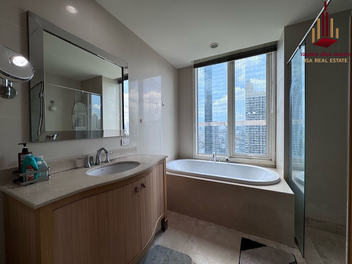 ขายคอนโดสาทร นราธิวาส : ✨ For Sale : The Empire Place  Condo  ✨  💰 only 16,990,000  thb