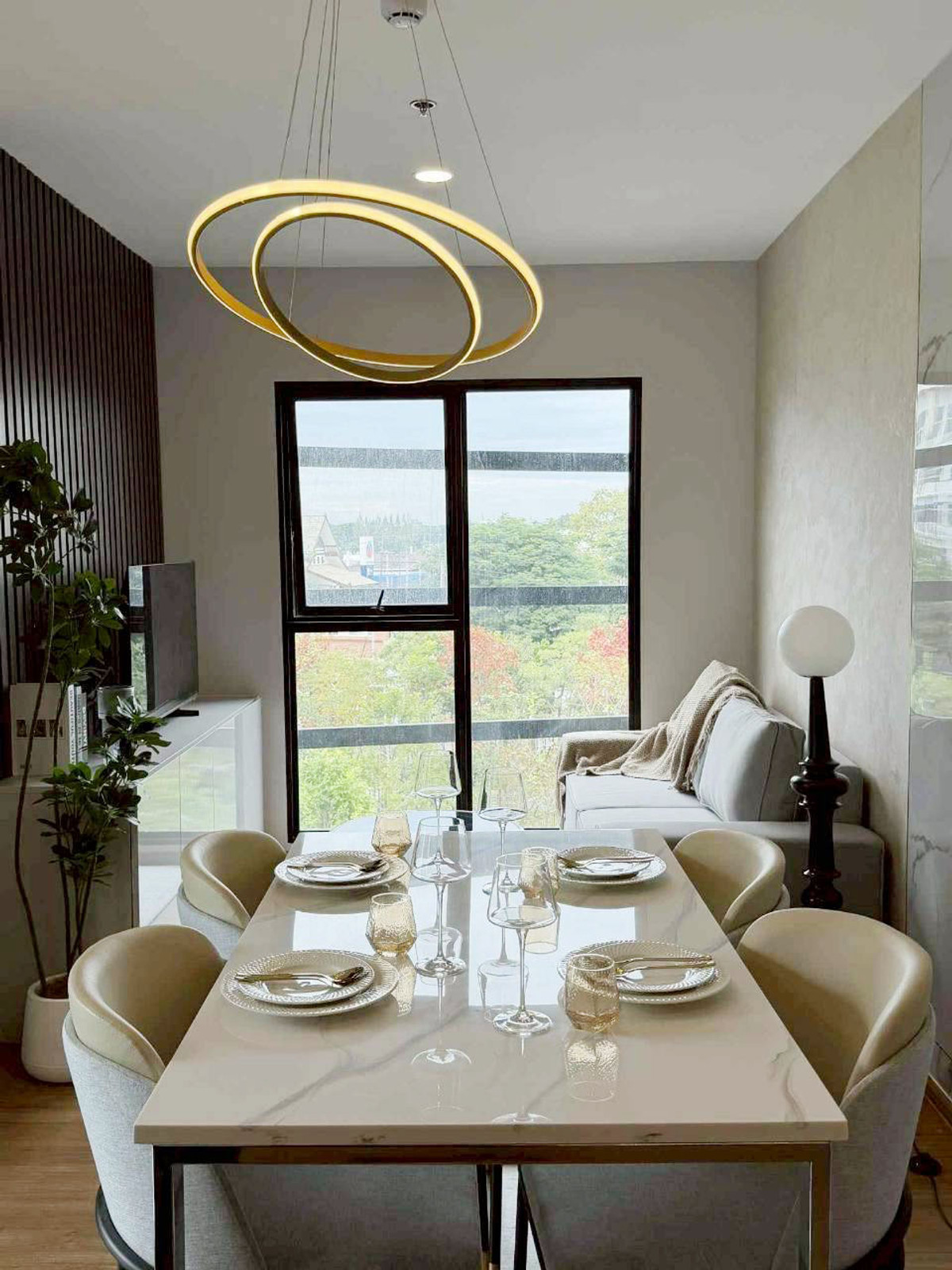 คอนโดให้เช่า เดือนละ 20,000 บาท ใกล้บิ๊กซีดอนจั่นเพียง 5 นาที No.7C032 Loading...