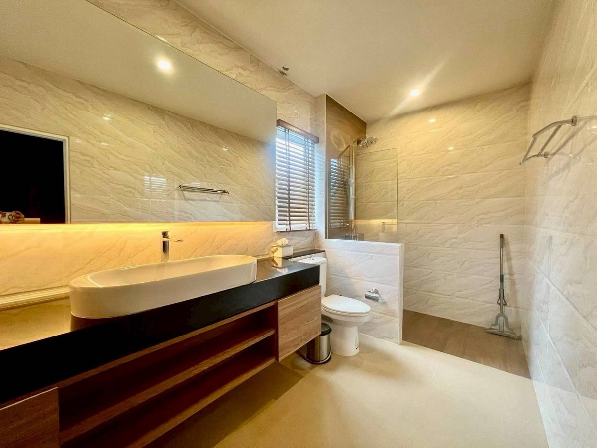 ให้เช่าพัทยา บางแสน ชลบุรี สัตหีบ : เช่าด่วนบ้านชั้นเดียวพูลวิลล่า โครงการ Gerden Ville ห้วยใหญ่ ขนาด 115 ตร.ว. พื้นที่ 460 ตร.ม. 3 ห้องนอน 3 ห้องน้ำ ราคาพิเศษ 60,000 บาท