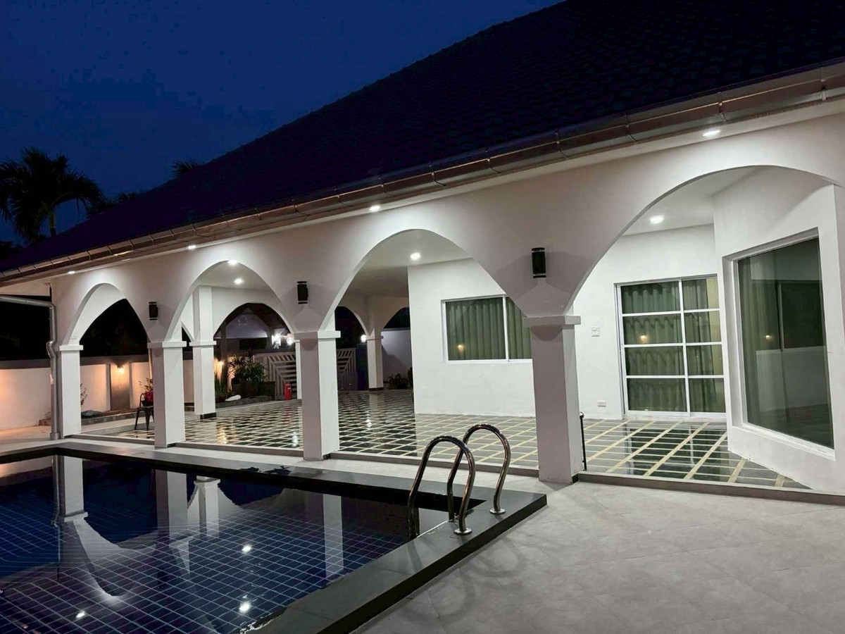 ให้เช่าพัทยา บางแสน ชลบุรี สัตหีบ : ให้เช่าด่วนบ้านชั้นเดียวพูลวิลล่า โครงการ  พัทยา แลนด์แอนด์เฮ้าส์ ขนาด 126 ตร.ว. พื้นที่ 504 ตร.ม. 3 ห้องนอน 2 ห้องน้ำ ราคาพิเศษ 80,000 บาท