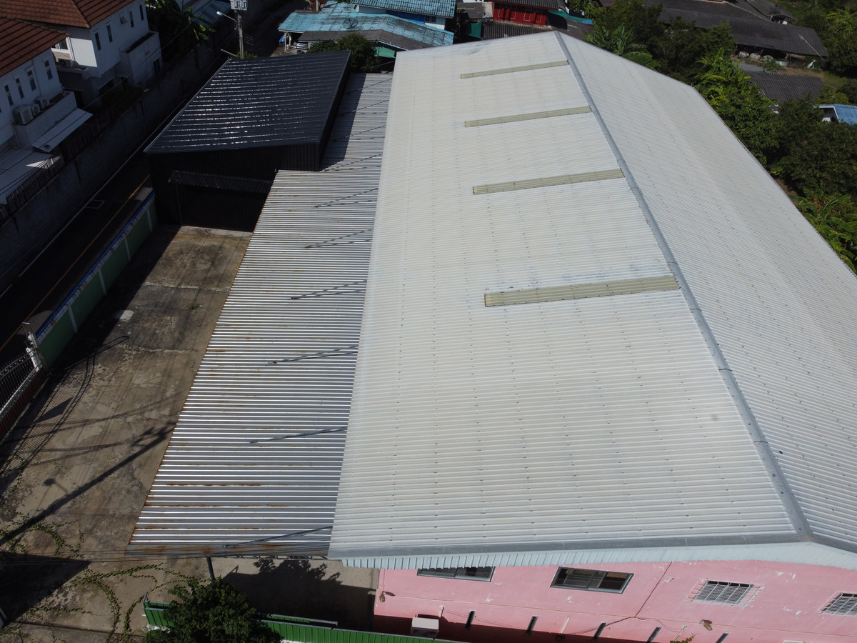WarehouseNonthaburi, Bang Yai, Bangbuathong : 3 factories and warehouses for sale, like new condition, Phimonrat Subdistrict, Bang Bua Thong District, Nonthaburi, area 2 rai, usable area more than 1,900 sq m., plus a house and guest house.