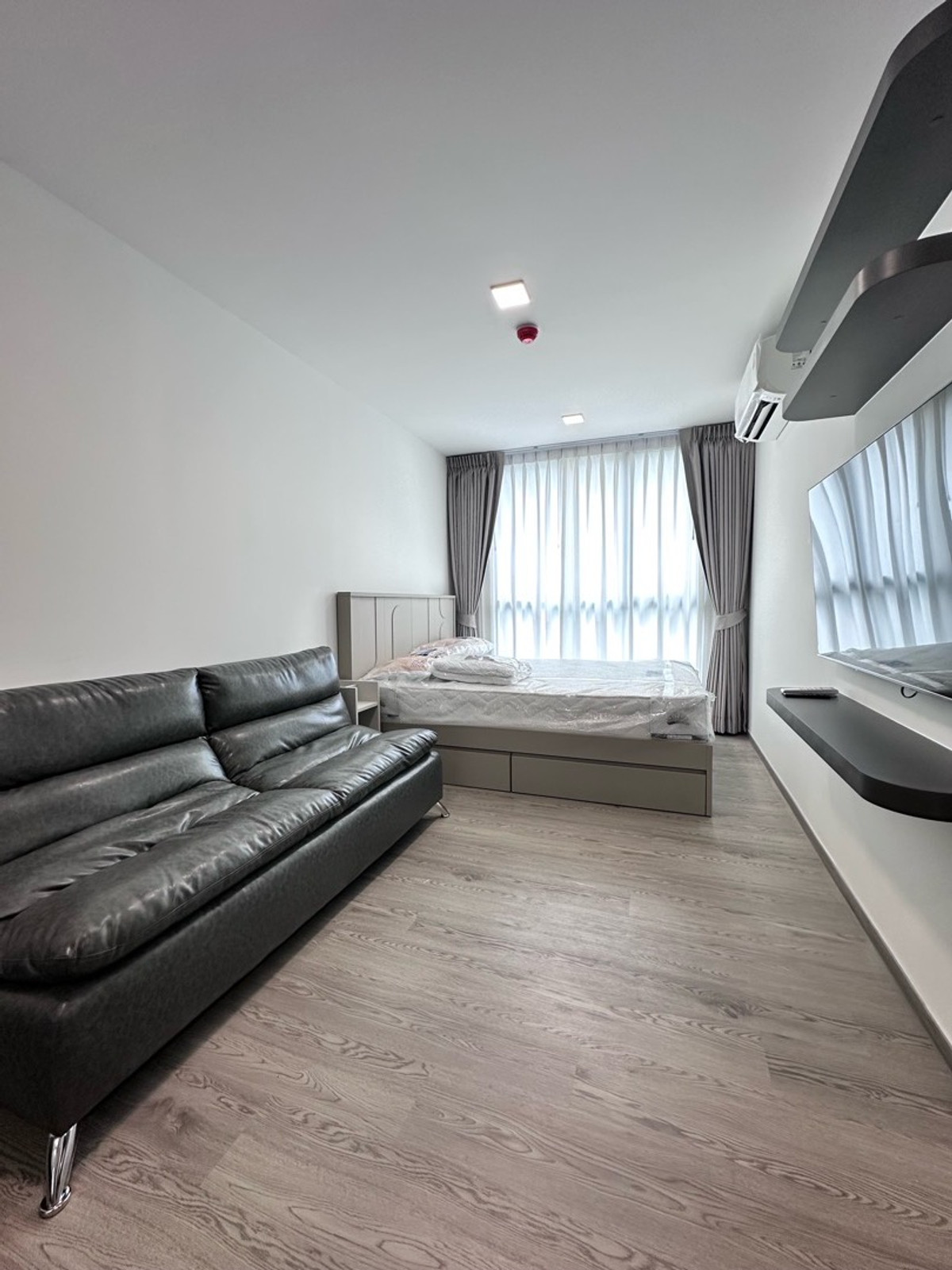 ให้เช่าคอนโดรัชดา ห้วยขวาง : ให้เช่าคอนโดใหม่ Maroon Ratchada32 | 1 นอน 27 ตร.ม. วิวไม่ติดตึกข้างๆ | เฟอร์ฯ ครบ เครื่องใช้ไฟฟ้าครบ พร้อมอยู่ | 14,500 บาท | 082-4499822 แพรวา