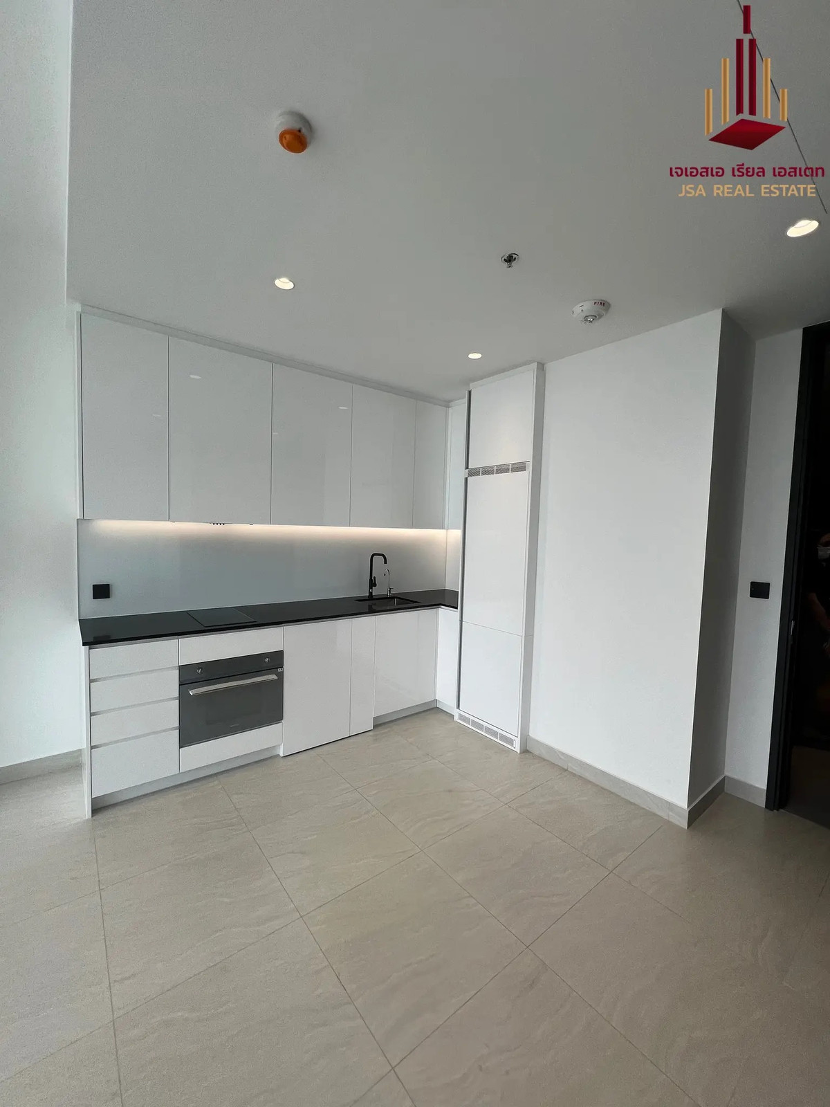 ขายคอนโดสาทร นราธิวาส : ✨ For Sale: Tait Sathorn 12 Condo ✨ 💰 Only 14,040,000 THB