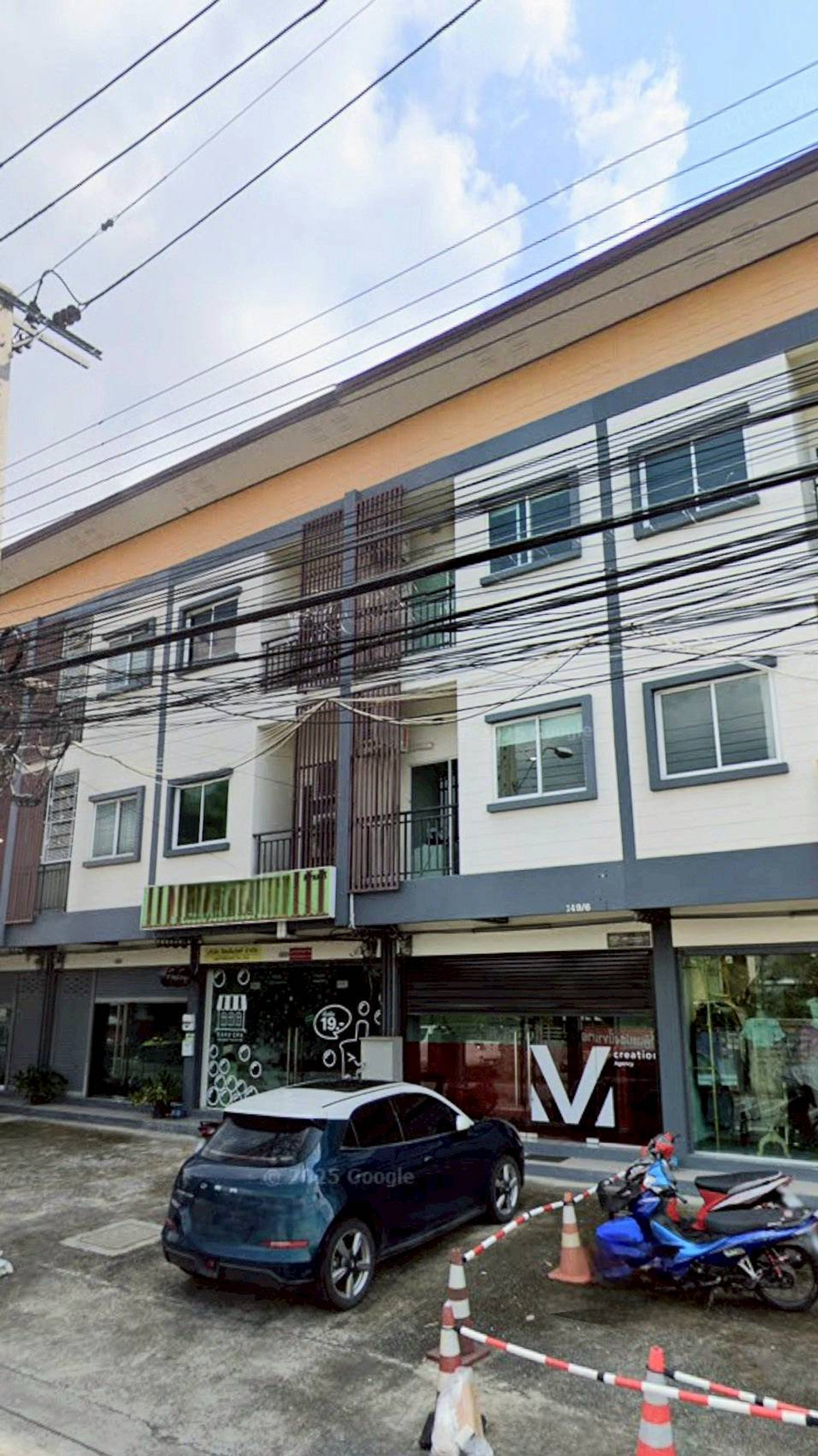 ให้เช่าโฮมออฟฟิศแจ้งวัฒนะ เมืองทอง : ให้เช่า Home Office 3 ชั้น พร้อมอุปกรณ์สำนักงาน บนทำเลศักยภาพเชื่อมต่อทุกการเดินทาง  ใกล้ MRT สีชมพู สถานีแคราย  เหมาะสำหรับธุรกิจที่ต้องการ Home Office พร้อมใช้งาน ทำเลดี เดินทางสะดวก ครบทั้งฟังก์ชันและความสะดวกสบายในที่เดียว